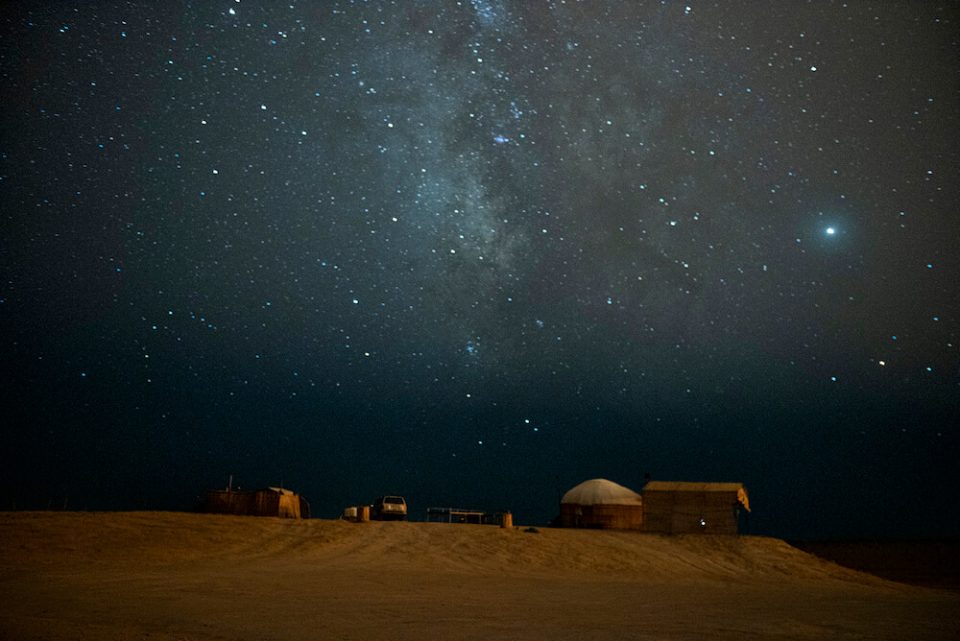 noc-zdjecie-pustynia-pismo-fotografia-karakum-turkmenistan