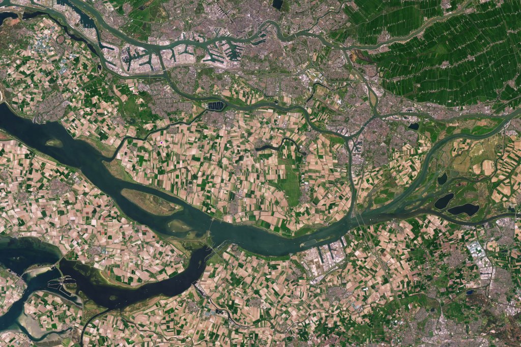 Widok satelitarny na Holandię.