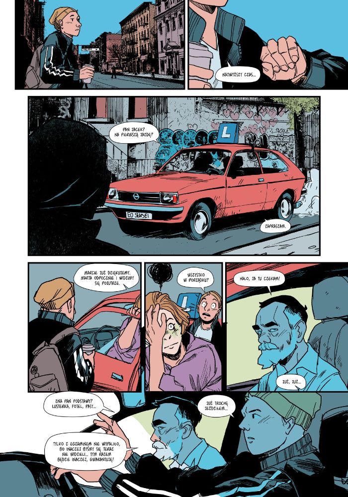 Plansza komiksowa zatytułowana Lekcja jazdy. Młoda kobieta spotyka się na ulicy z instruktorem nauki jazdy i wsiada do czerwonego samochodu z tablicą ‘L’. W kolejnych kadrach rozmawia z instruktorem, który udziela jej wskazówek dotyczących prowadzenia auta.