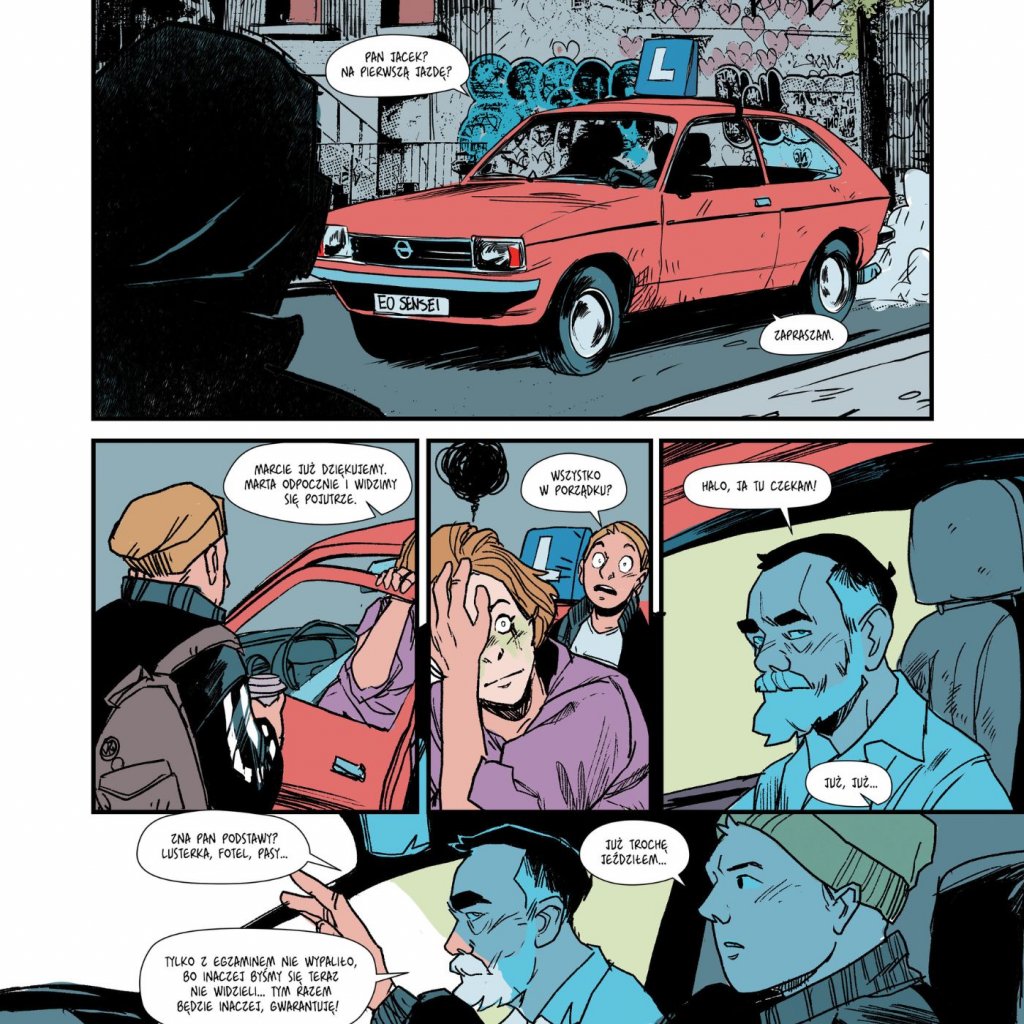 Plansza komiksowa zatytułowana Lekcja jazdy. Młoda kobieta spotyka się na ulicy z instruktorem nauki jazdy i wsiada do czerwonego samochodu z tablicą ‘L’. W kolejnych kadrach rozmawia z instruktorem, który udziela jej wskazówek dotyczących prowadzenia auta.